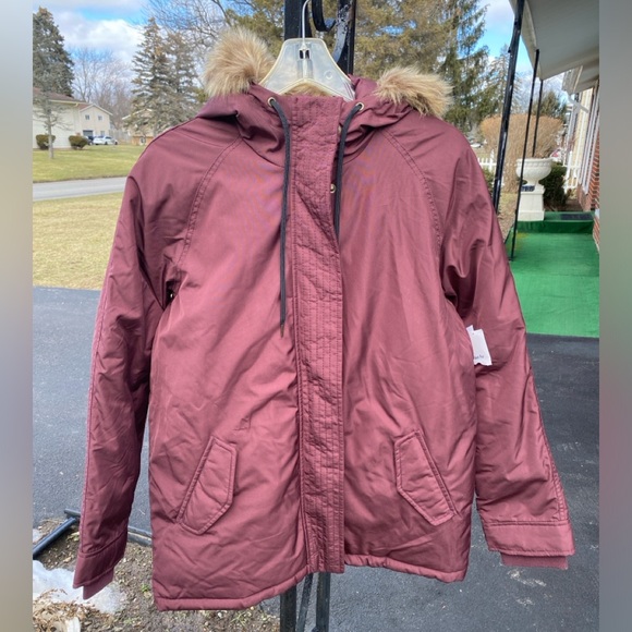 NEW WOMENS BURGUNDY OLD NAVY PARKA COAT WITH HOOD SMALL - Picture 1 of 4